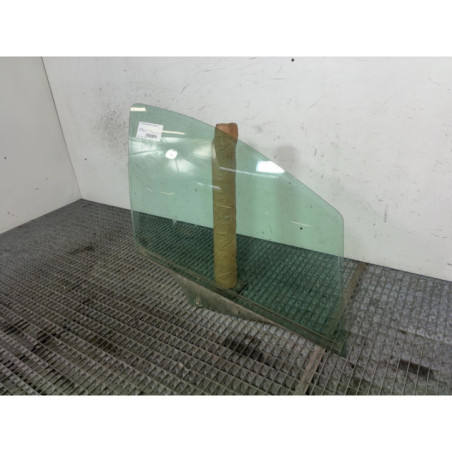 Vitre avant droit PEUGEOT 207