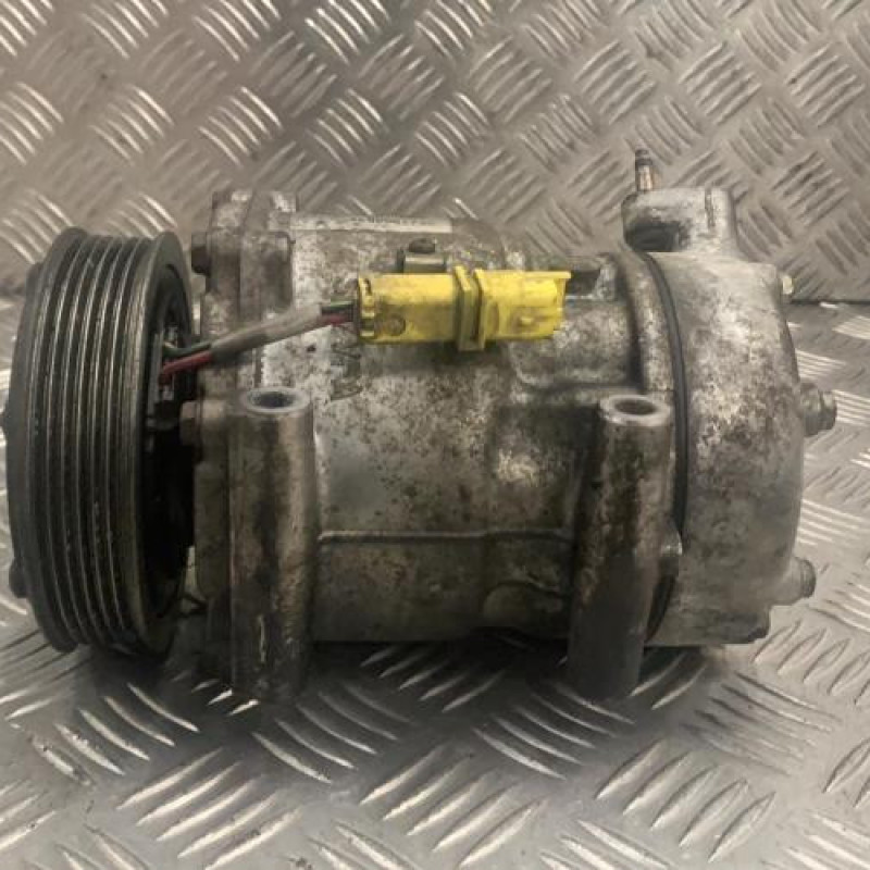 Compresseur clim OPEL ASTRA H Photo n°1