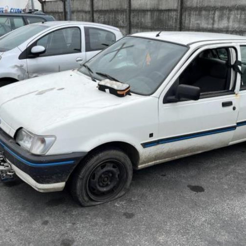 Feu arriere principal droit (feux) FORD FIESTA 3 Photo n°9