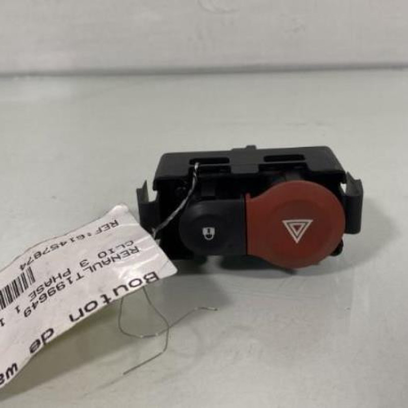 Bouton de warning RENAULT CLIO 3 Photo n°1