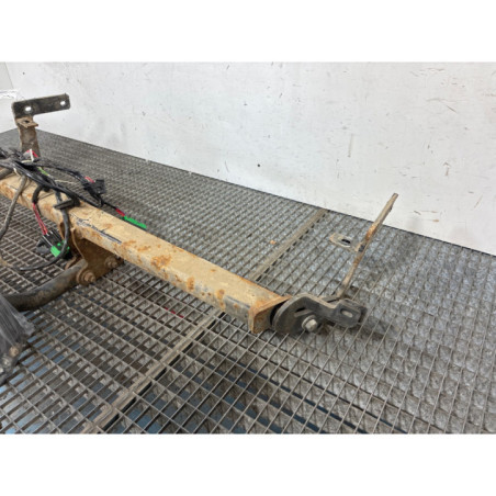 Attelage (boule de remorquage) PEUGEOT 2008 1