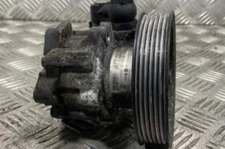 Pompe de direction AUDI A6 3 Photo n°1