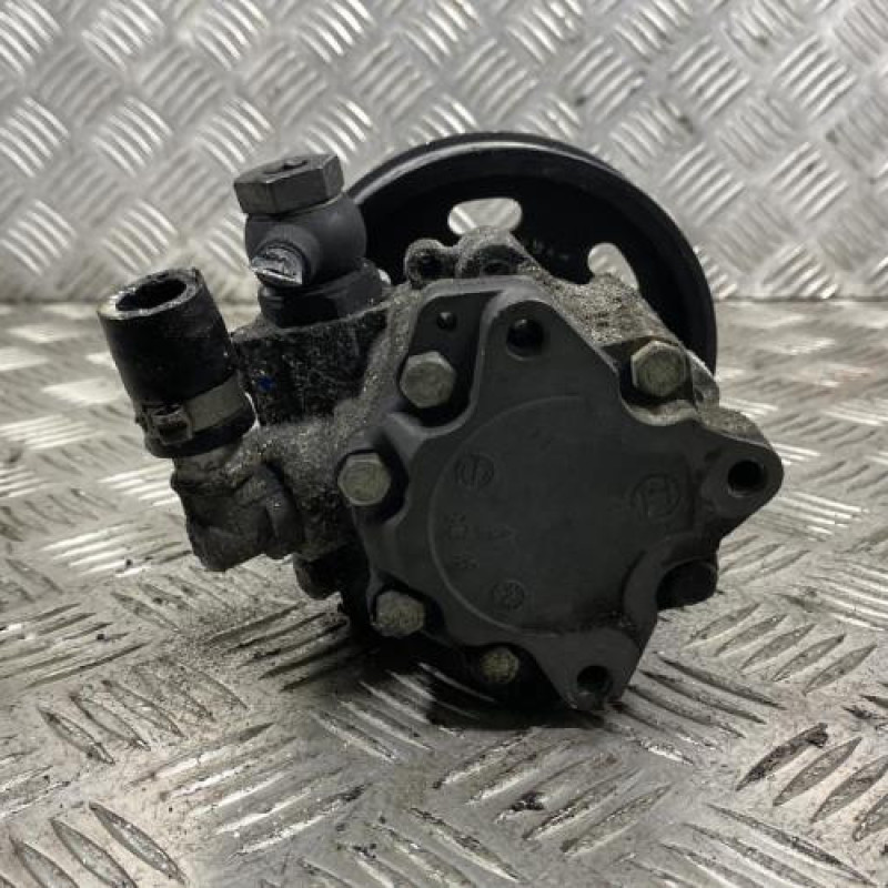 Pompe de direction AUDI A6 3 Photo n°4