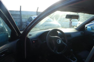 Pretensionneur de ceinture avant droit VOLKSWAGEN GOLF 4