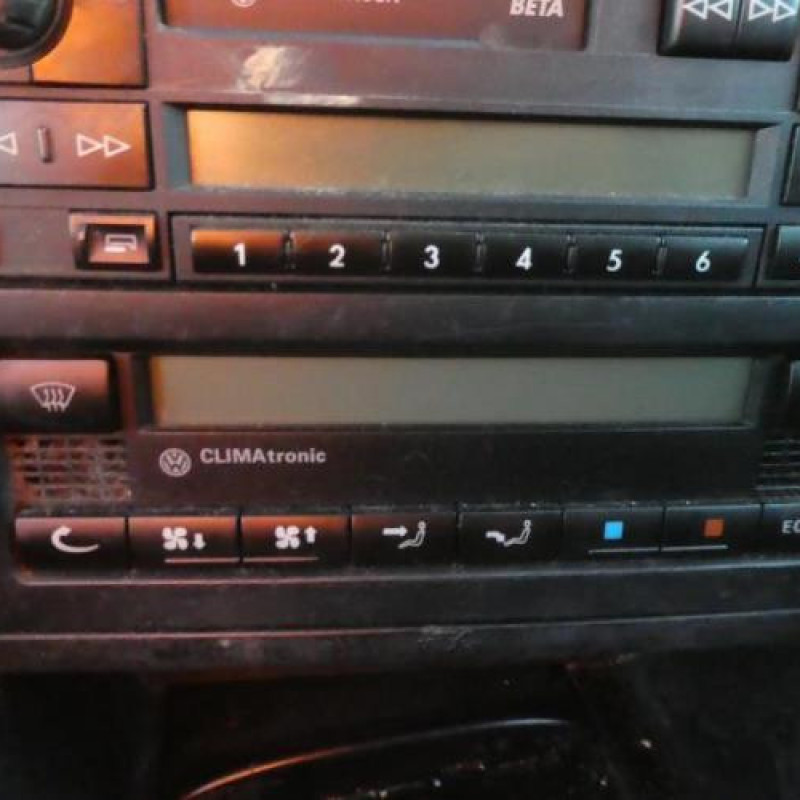 Pretensionneur de ceinture avant droit VOLKSWAGEN GOLF 4 Photo n°13