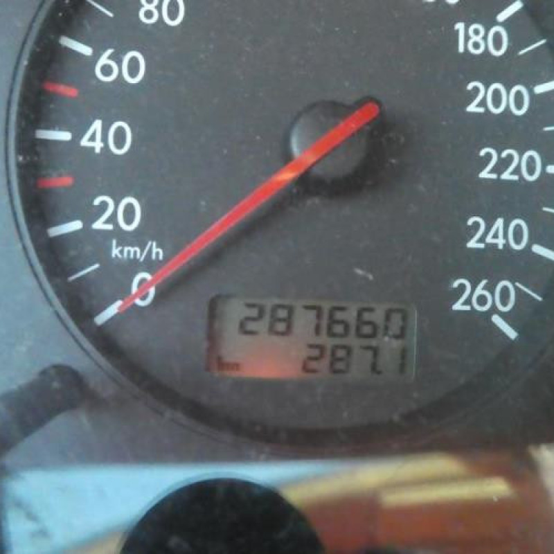 Pretensionneur de ceinture avant droit VOLKSWAGEN GOLF 4 Photo n°15