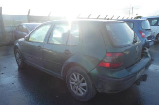 Pretensionneur de ceinture avant gauche VOLKSWAGEN GOLF 4
