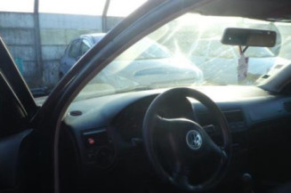 Pretensionneur de ceinture avant gauche VOLKSWAGEN GOLF 4
