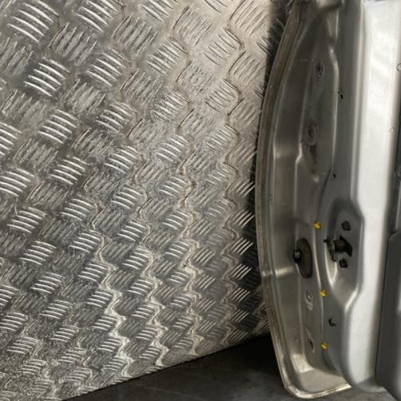 Porte avant droit KIA CARENS 2 Photo n°4