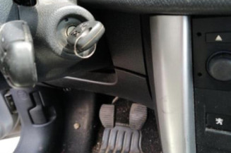 Serrure avant droit PEUGEOT 207