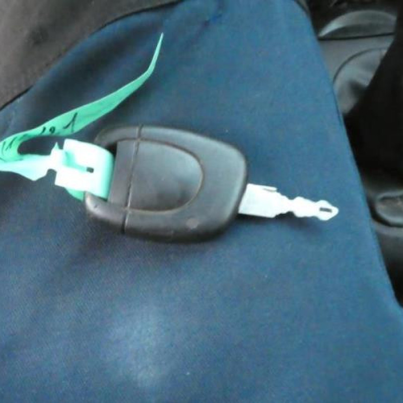 Serrure avant droit RENAULT CLIO 2 CAMPUS Photo n°12