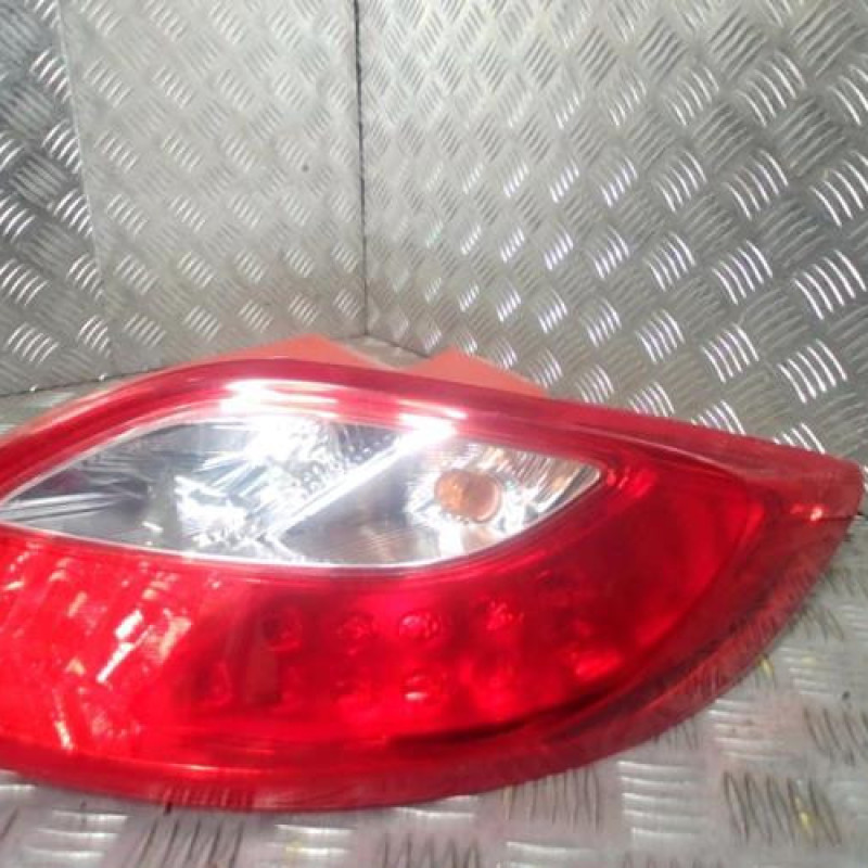 Feu arriere principal droit (feux) MAZDA 2 2 Photo n°1