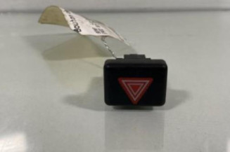 Bouton de warning SEAT EXEO Photo n°1