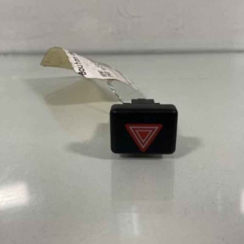 Bouton de warning SEAT EXEO Photo n°1