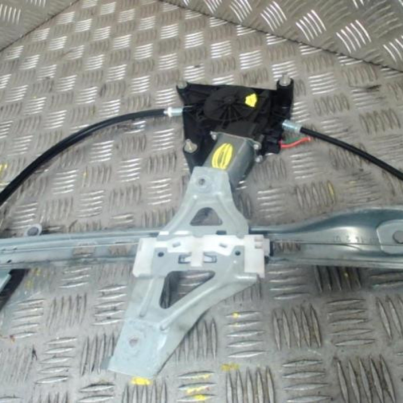 Leve vitre electrique avant droit PEUGEOT 108 Photo n°1