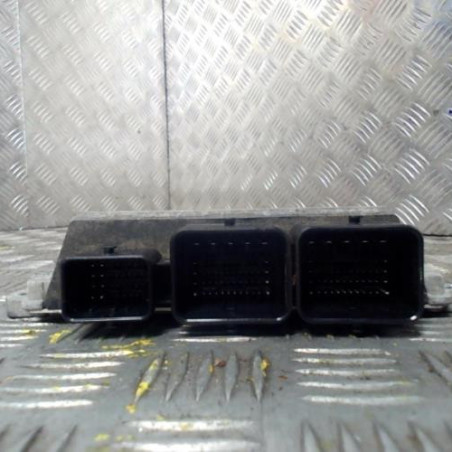 Calculateur moteur PEUGEOT 108