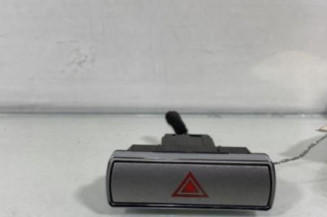 Bouton de warning FORD MONDEO 3 Photo n°1