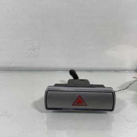 Bouton de warning FORD MONDEO 3 Photo n°1
