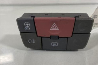 Bouton de warning FIAT PANDA 2 Photo n°1
