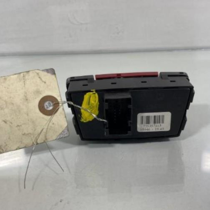 Bouton de warning FIAT PANDA 2 Photo n°3