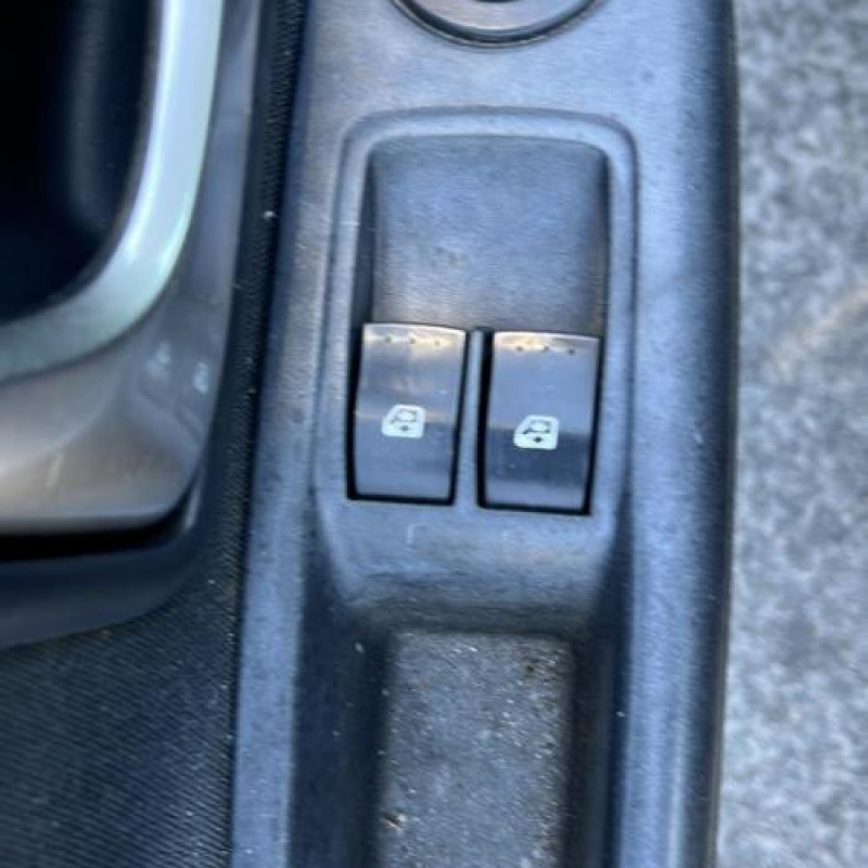 Compresseur clim RENAULT CLIO 2 Photo n°12