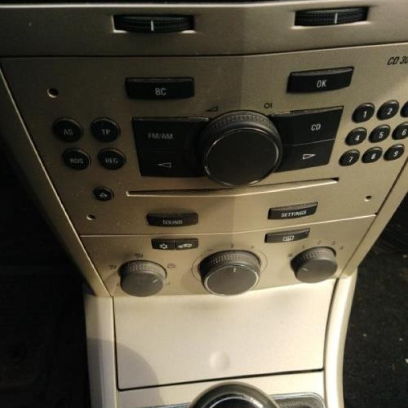 Commande chauffage OPEL ASTRA H Photo n°11