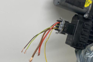 Leve vitre electrique avant droit OPEL ASTRA H