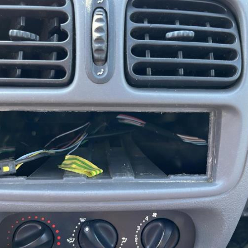 Serrure avant droit RENAULT CLIO 2 Photo n°9