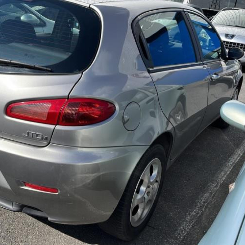 Feu arriere principal droit (feux) ALFA ROMEO 147 Photo n°5