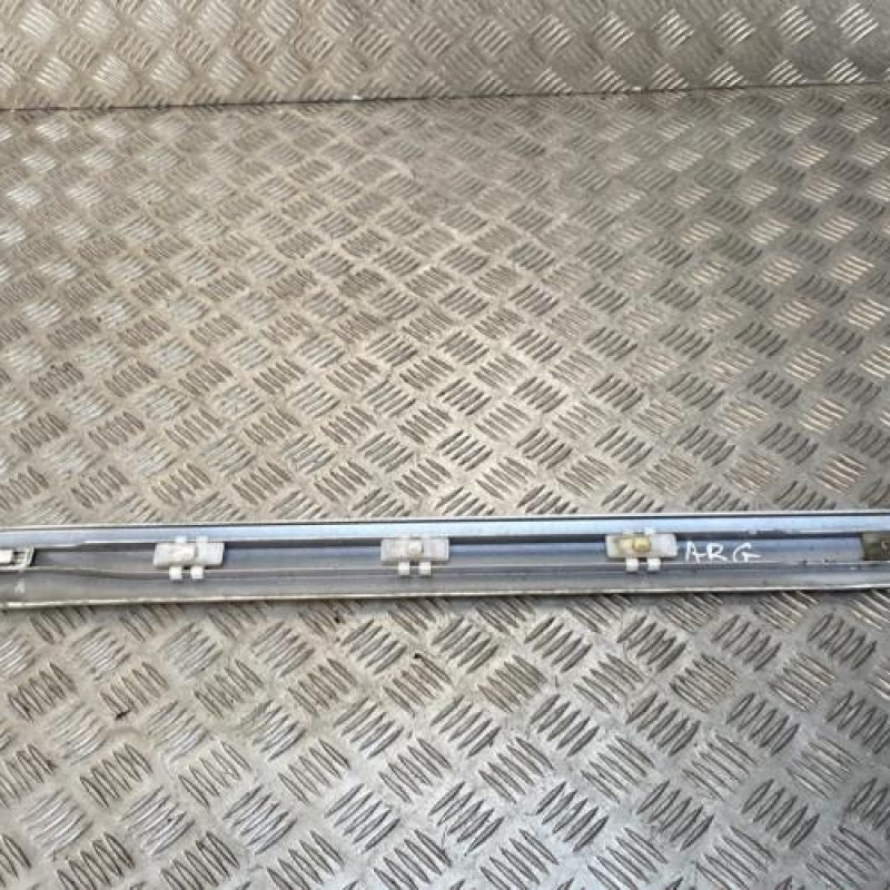 Baguette de porte arriere gauche  MERCEDES CLASSE C 203 Photo n°2