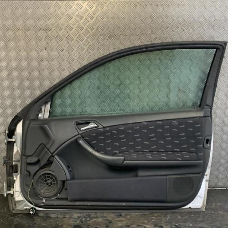 Porte avant droit MERCEDES CLASSE C 203 COUPE SPORT Photo n°4