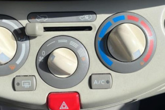 Leve vitre electrique avant droit NISSAN MICRA 3