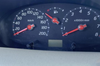 Leve vitre electrique avant droit NISSAN MICRA 3