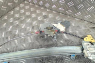 Leve vitre electrique avant gauche NISSAN MICRA 3 Photo n°1