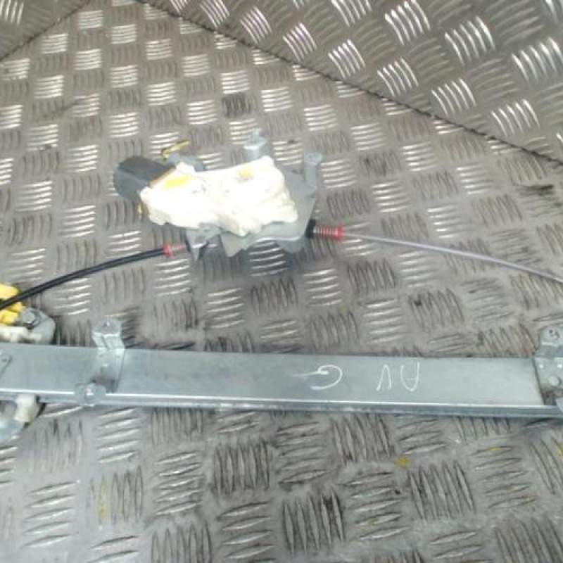 Leve vitre electrique avant gauche NISSAN MICRA 3 Photo n°2