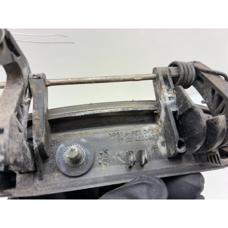Poignee porte arriere gauche RENAULT CLIO 2 Photo n°4