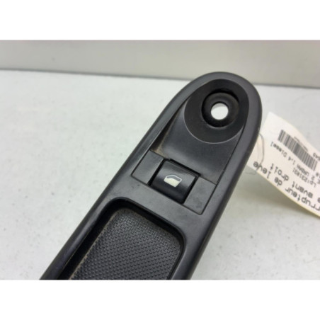 Interrupteur de leve vitre avant droit PEUGEOT 207