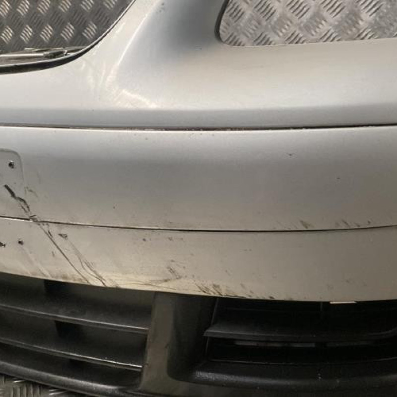 Pare choc avant VOLKSWAGEN TOURAN 1 Photo n°3