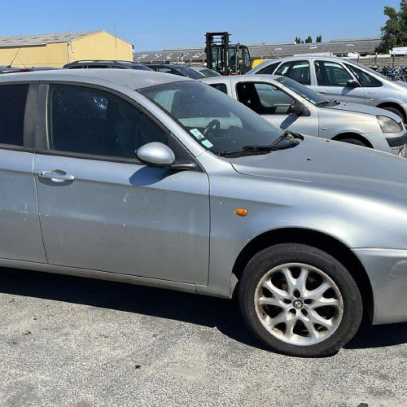 Feu arriere secondaire gauche (feux) ALFA ROMEO 147 Photo n°5