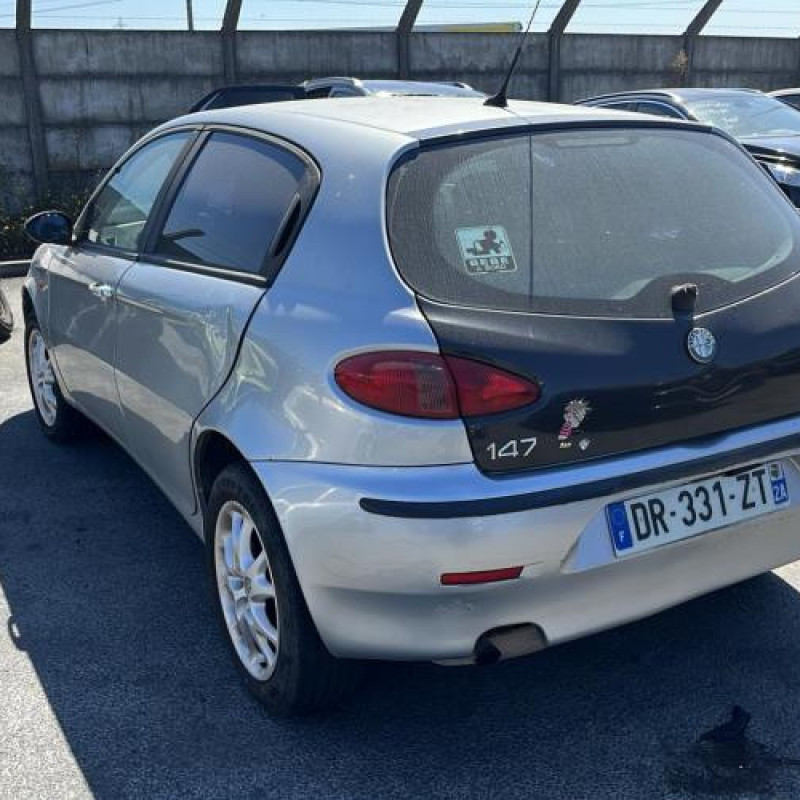 Feu arriere secondaire gauche (feux) ALFA ROMEO 147 Photo n°7