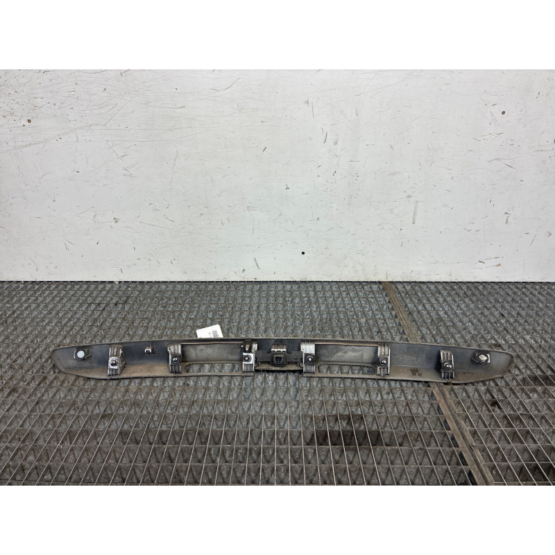 Bouton de coffre PEUGEOT 308 1 SW Photo n°3