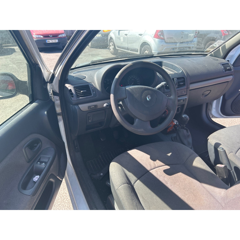 Custode arriere droit RENAULT CLIO 2 Photo n°5