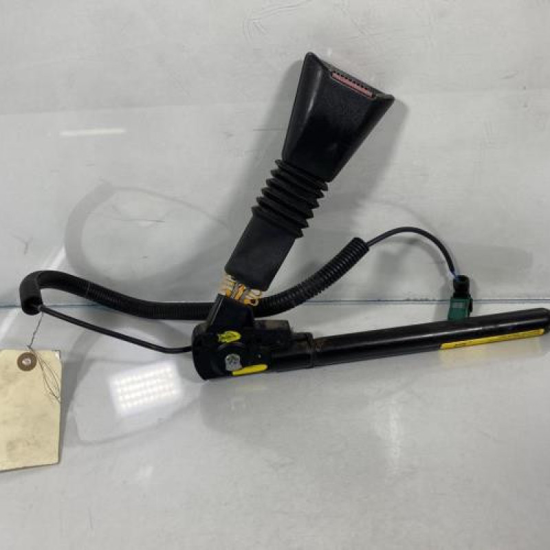 Pretensionneur de ceinture avant droit OPEL CORSA C Photo n°1