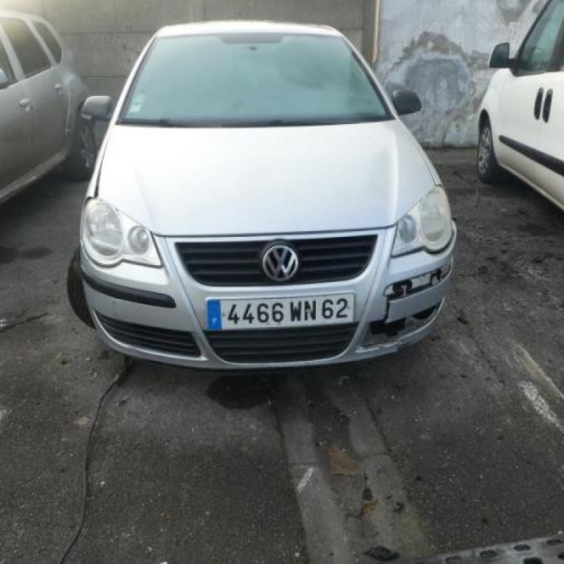 Pretensionneur de ceinture avant droit VOLKSWAGEN POLO 4 Photo n°4