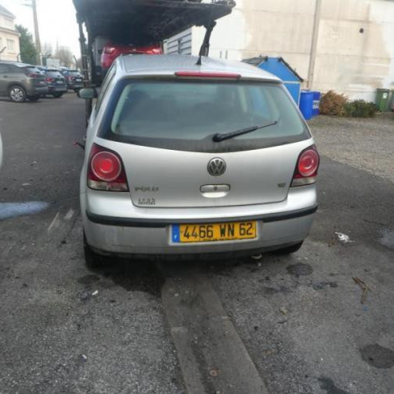 Pretensionneur de ceinture avant droit VOLKSWAGEN POLO 4 Photo n°6