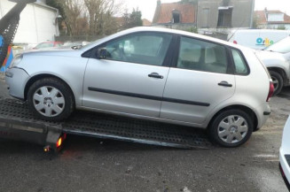Pretensionneur de ceinture avant droit VOLKSWAGEN POLO 4