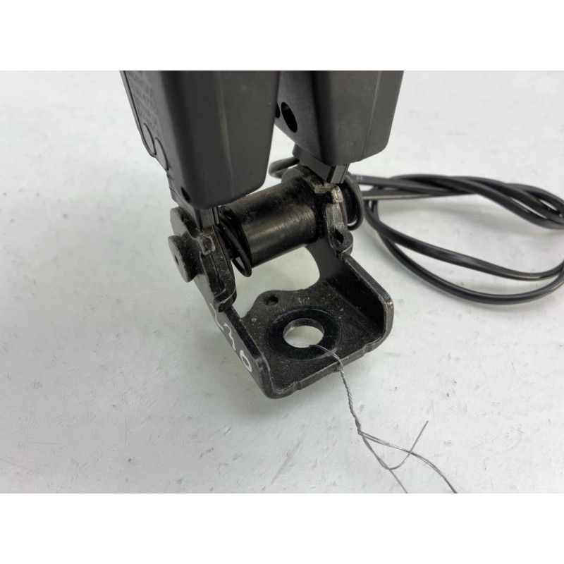 Attache ceinture arriere droit PEUGEOT 308 2 Photo n°2