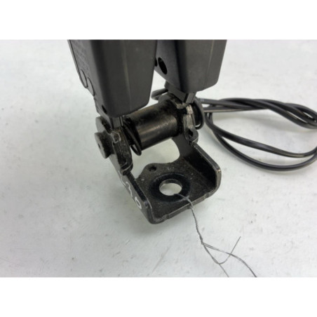 Attache ceinture arriere droit PEUGEOT 308 2