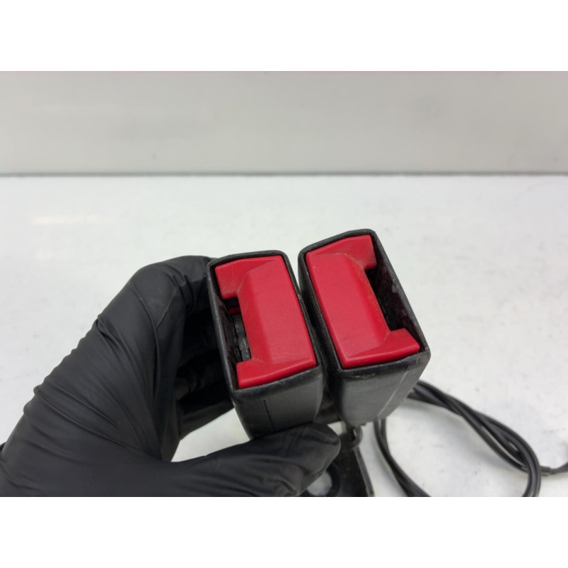 Attache ceinture arriere droit PEUGEOT 308 2 Photo n°4