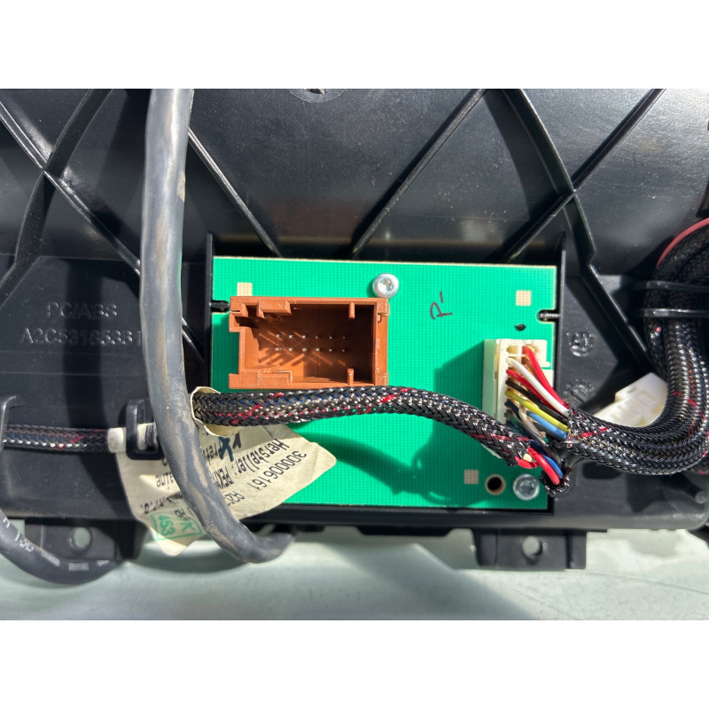 Ecran GPS PEUGEOT 3008 1 Photo n°5